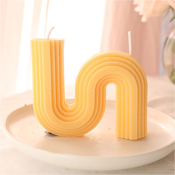 U-Shaped Geometric Scented Candle