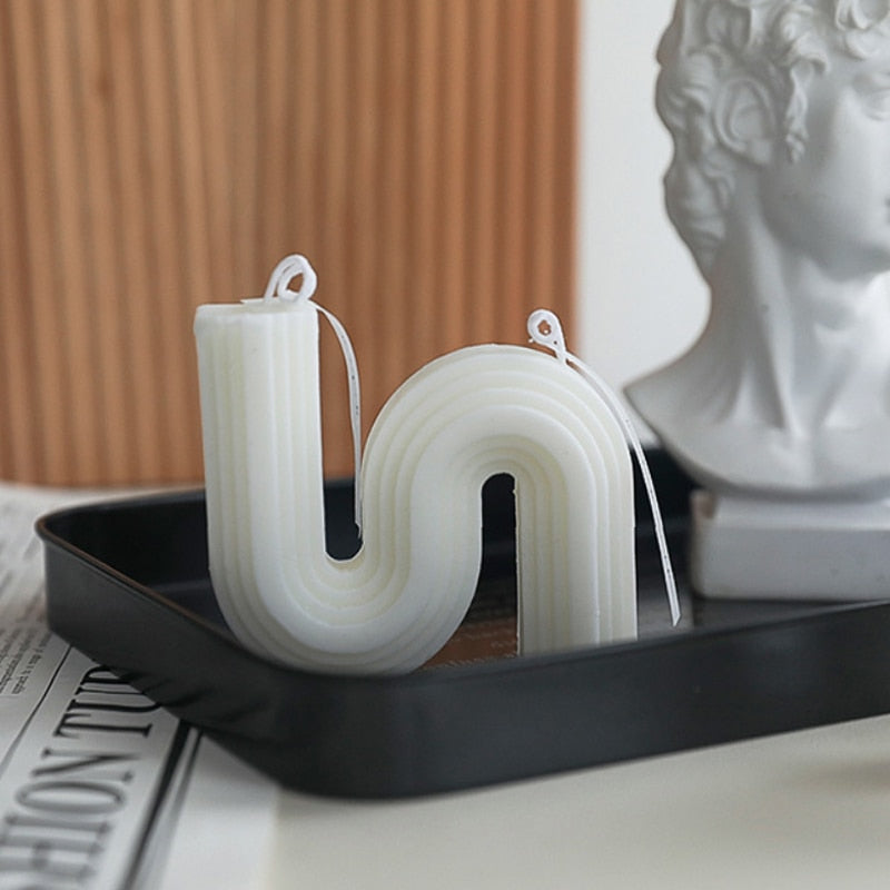 U-Shaped Geometric Scented Candle