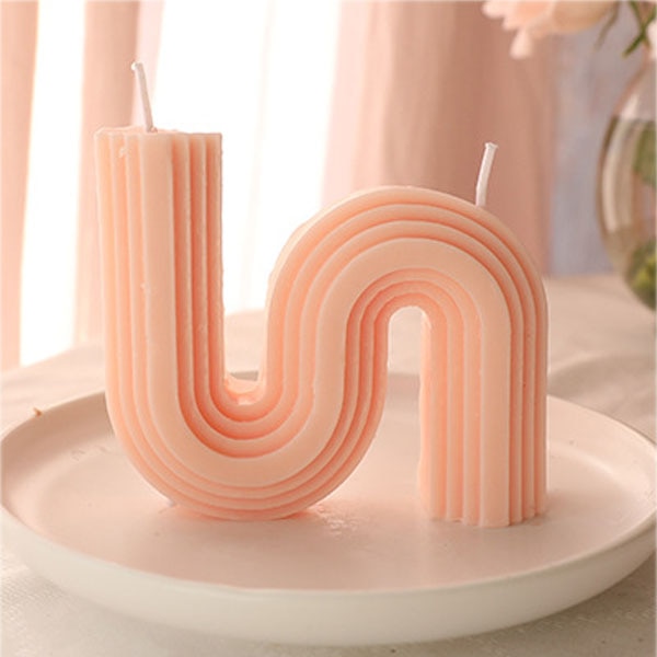 U-Shaped Geometric Scented Candle