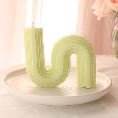 U-Shaped Geometric Scented Candle