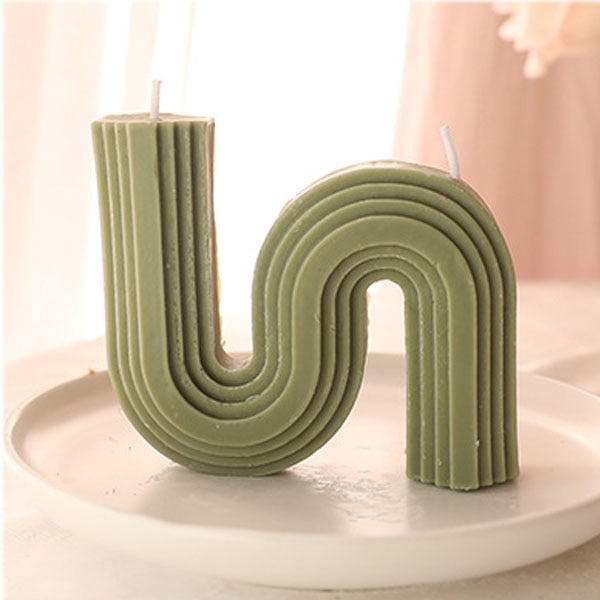 U-Shaped Geometric Scented Candle